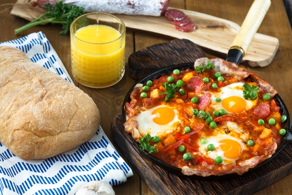 Gazpacho andaluz, rabo de toro y otros platos para degustar en Sevilla