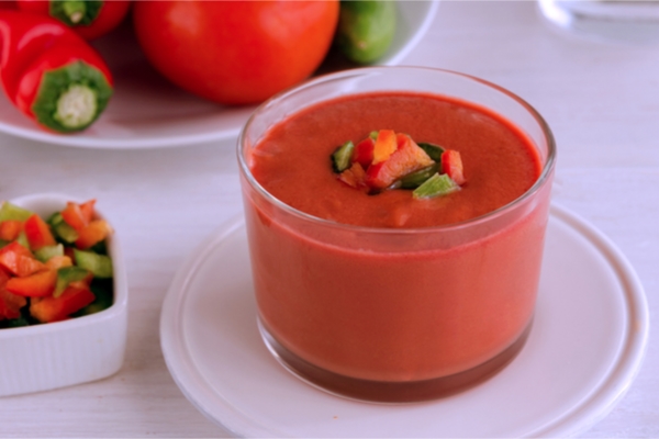 Gazpacho andaluz, rabo de toro y otros platos para degustar en Sevilla